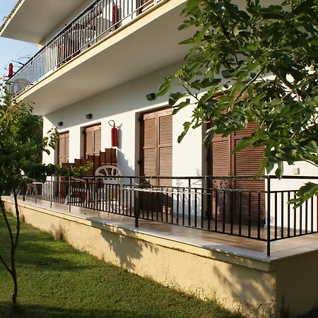 شقة Fotini Prínos